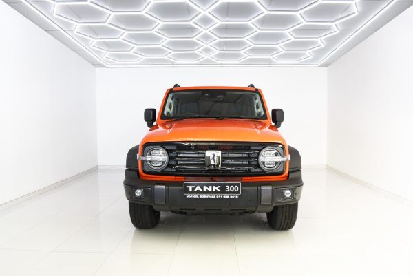 GWM Tank 300 - 2.0T HEV Super Luxury 4x4 - Image 4