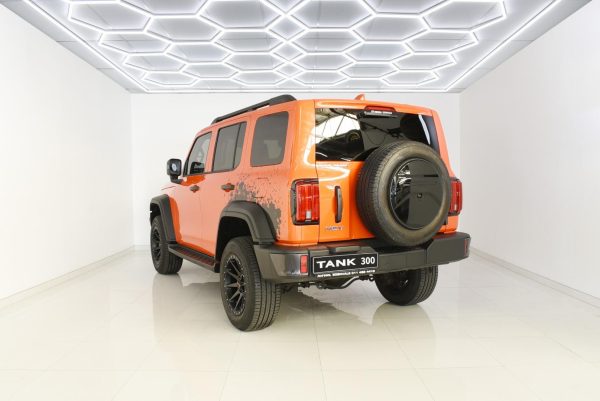 GWM Tank 300 - 2.0T HEV Super Luxury 4x4 - Image 2