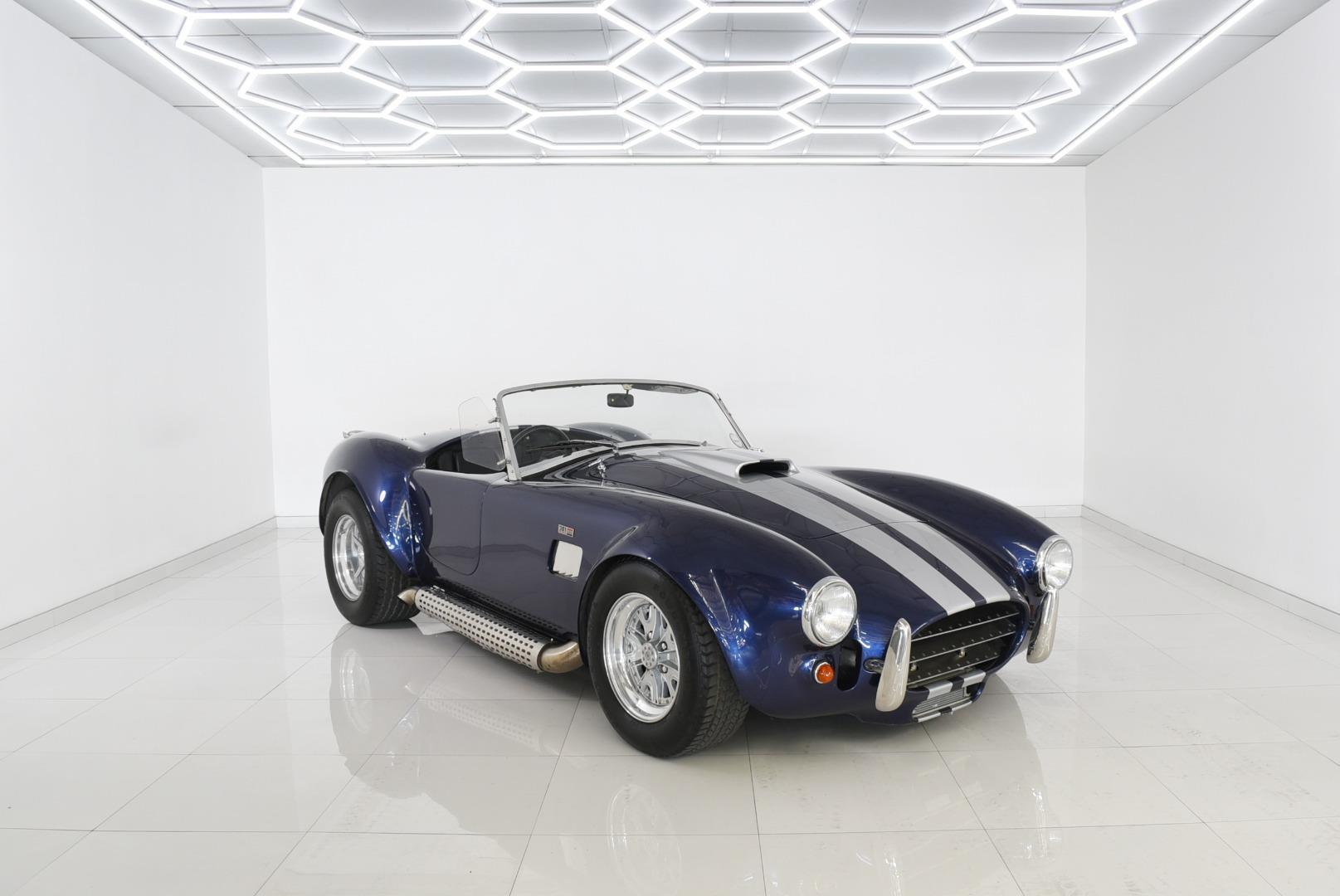AC Cobra - V8