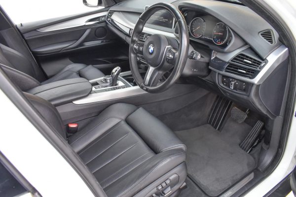 BMW X5 - xDrive30d Exterior Design Pure Experience - Image 4