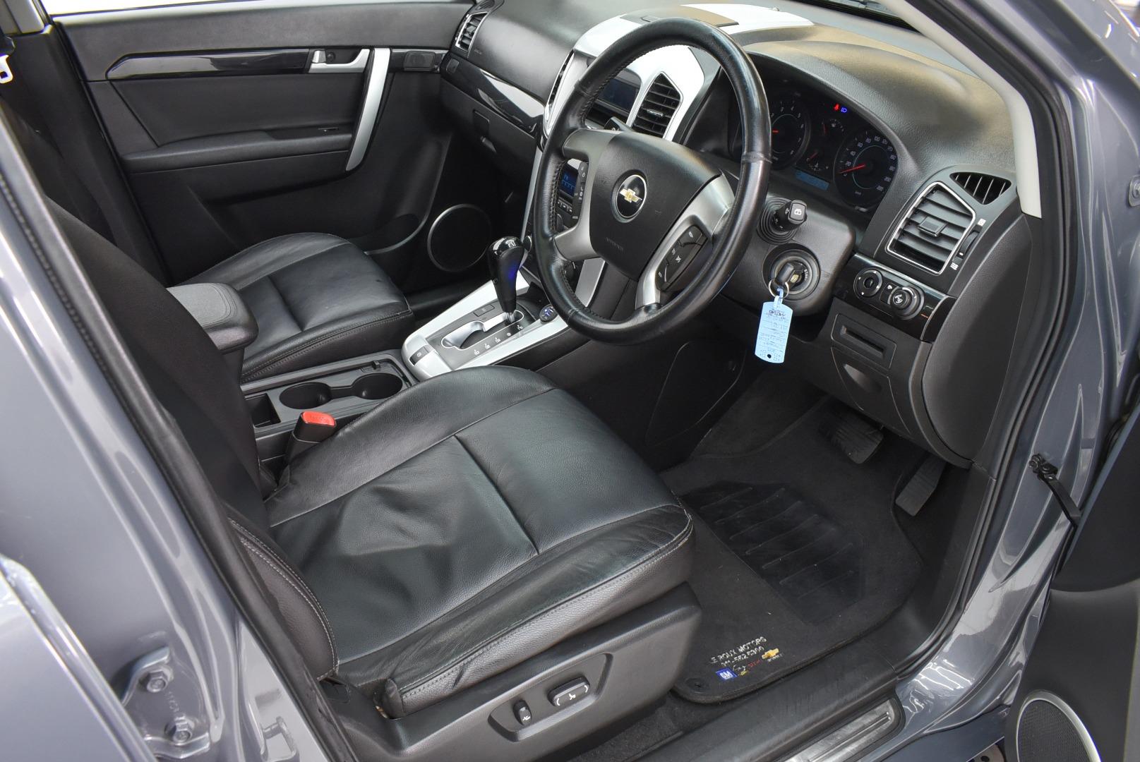 Chevrolet Captiva - 3.0 V6 AWD LTZ - Image 4