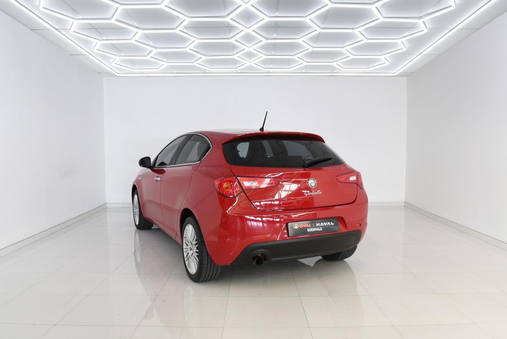 Alfa Romeo Giulietta - 1.4TBi Distinctive - Image 2